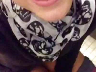 វីដេអូម៉ាស្សាបាតជើង Latina (Gina Marie)