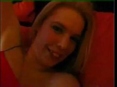 វីដេអូ Pucker Up (Krystal)