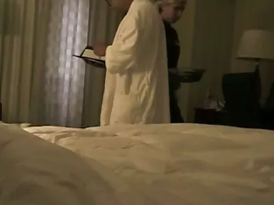 វីដេអូរសជាតិប្លែក (Kirsten Plant)